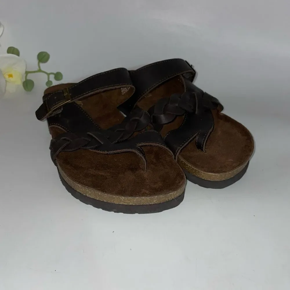 New Cliff by White Mountain Brown Sandals